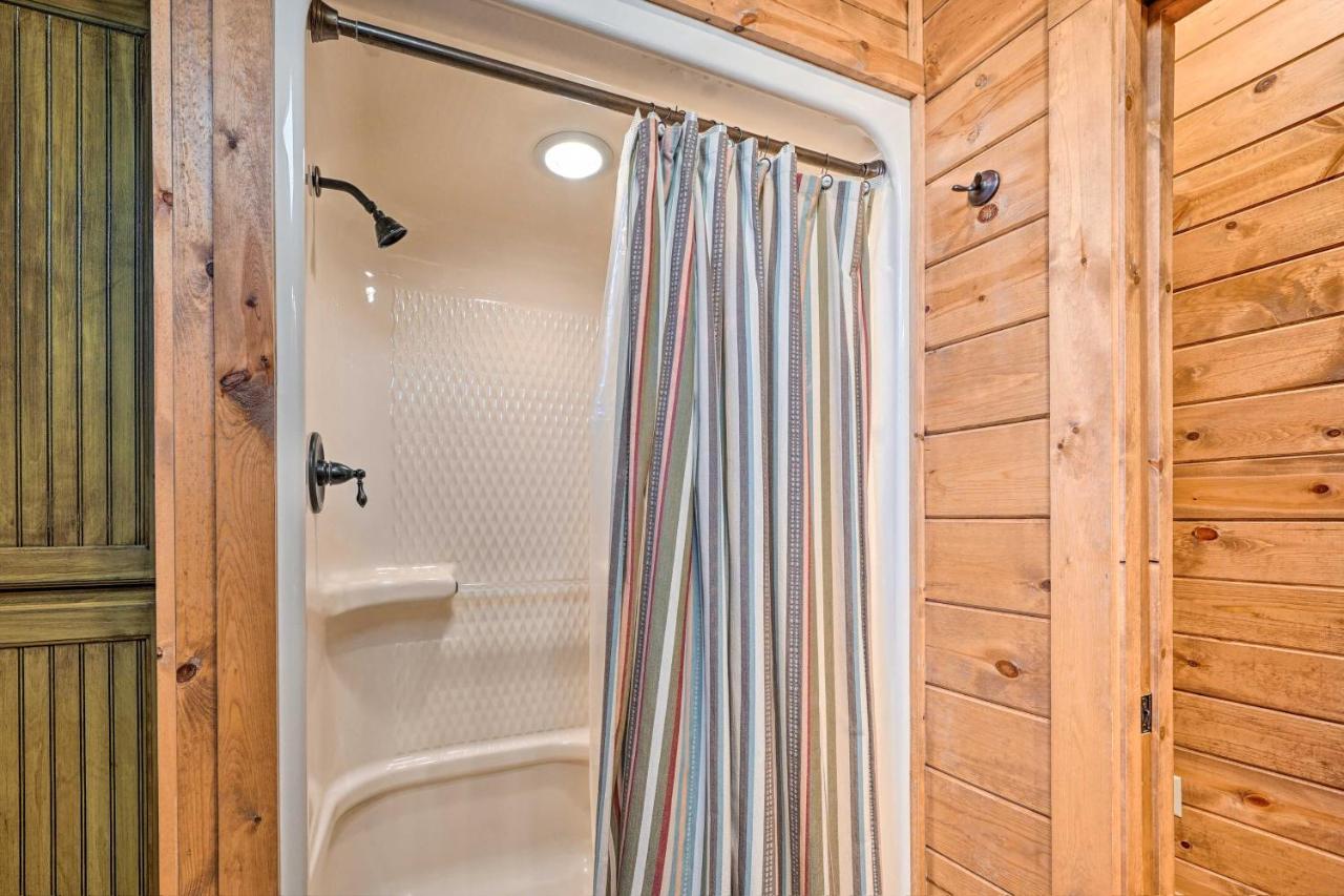 Broken Bow Cabin With Deck, Hot Tub And Fire Pit! Buitenkant foto