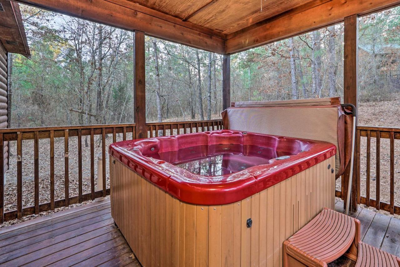 Broken Bow Cabin With Deck, Hot Tub And Fire Pit! Buitenkant foto
